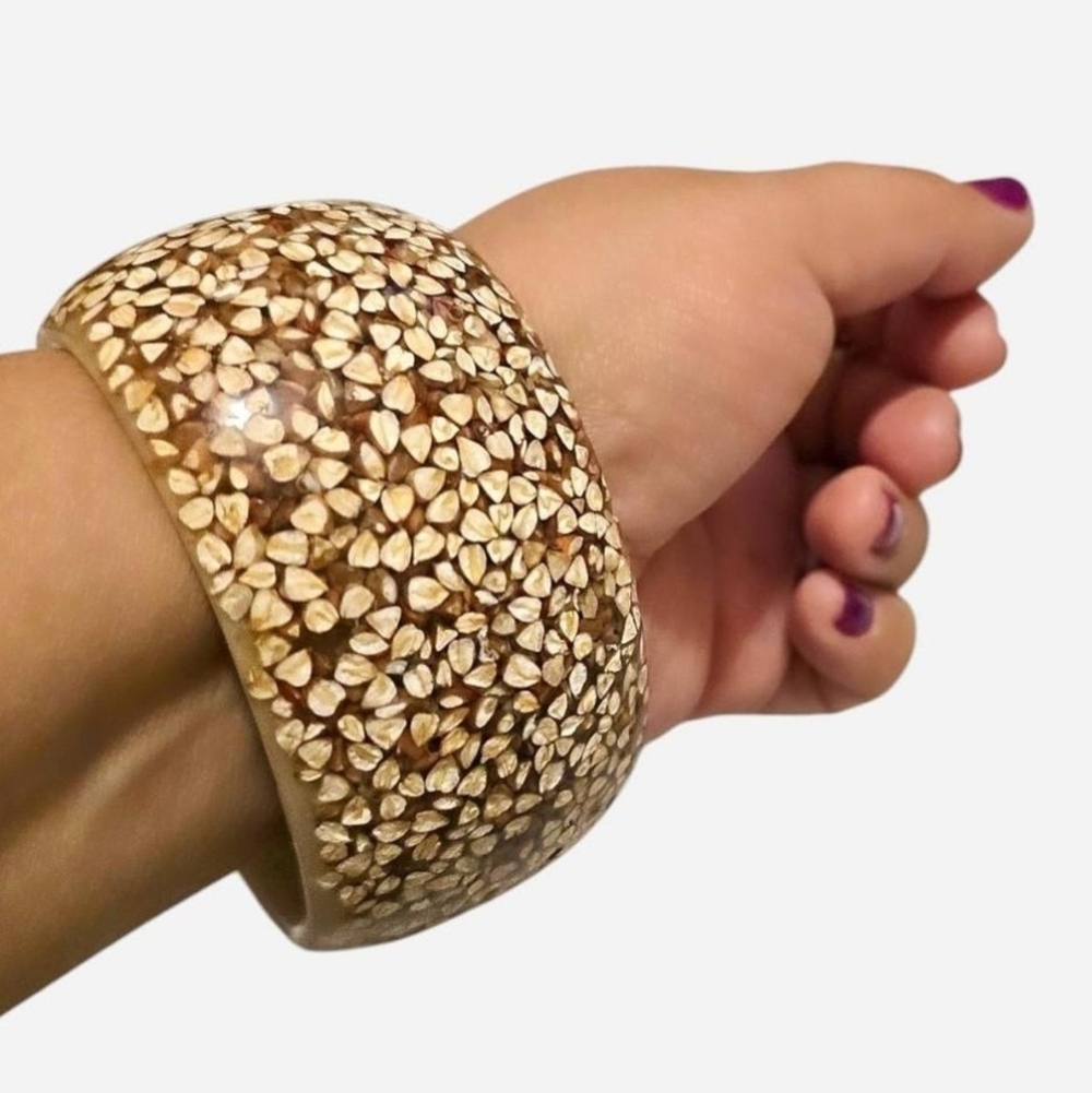 RARE OVAL VINTAGE 70s CHUNKY SHELL BANGLE